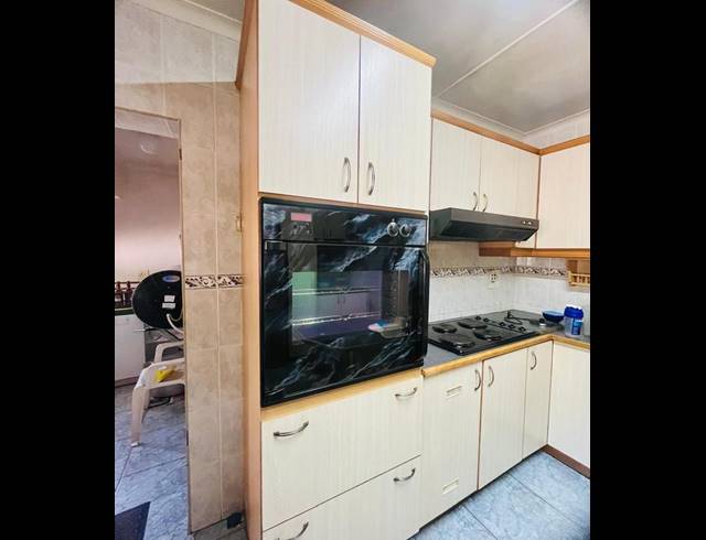 7 BEDROOM HOUSE FOR SALE IN DUFF'S ROAD